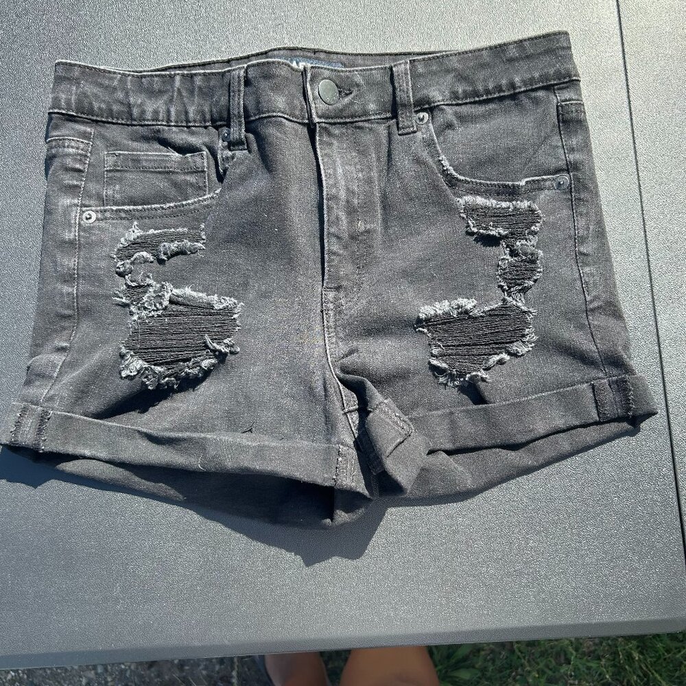 Aéropostale Black Distressed High-Rise Midi Shorts – Size 14
